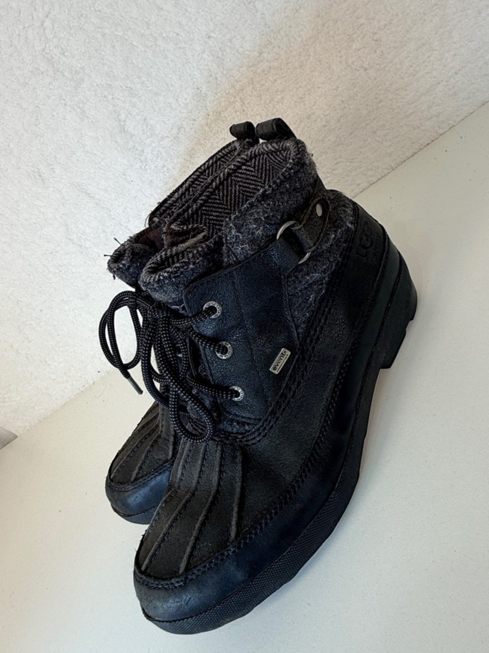 UGG Australia Waterproof Duck Boots Wool Lined Black Womens Size 9 - Picture 2 of 15